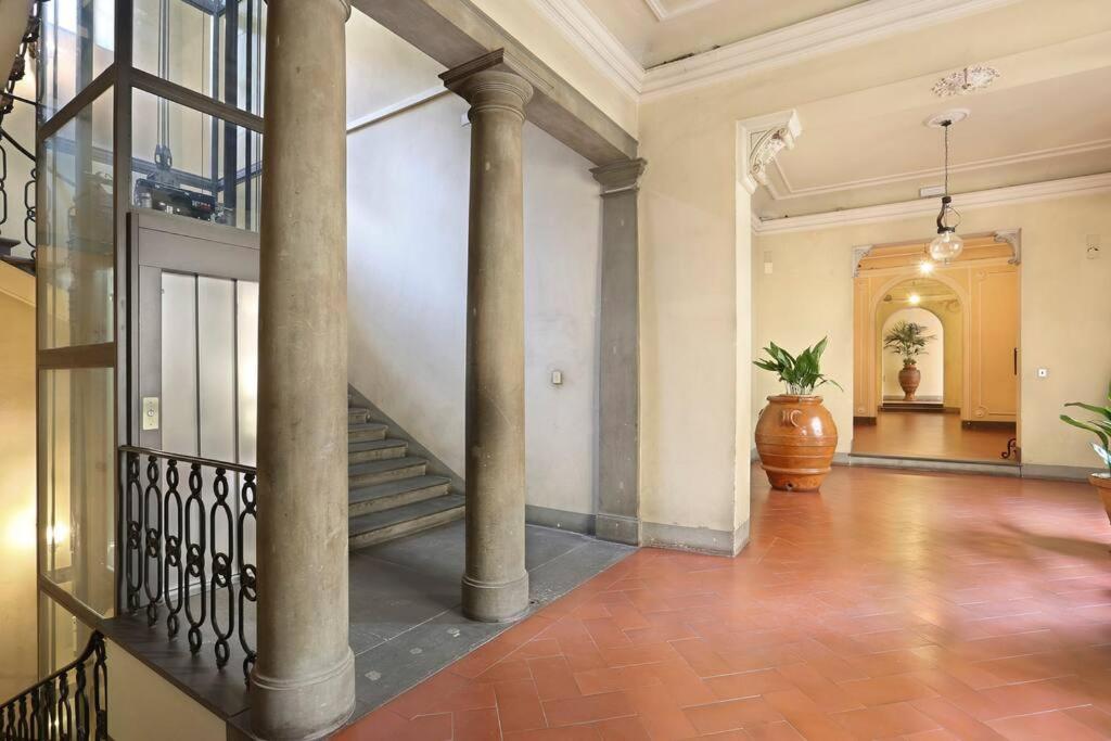 Palazzo Borghese 2 Bedroom Florence Exterior photo